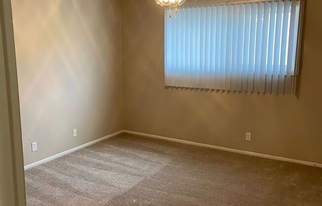 2 beds, 1 bath, 850 sqft, $1,000, Unit 3802