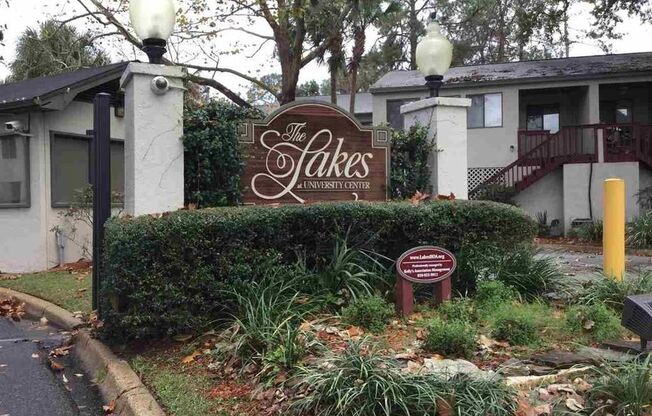 2 Bedroom 2 1/2 bath in the Lakes Townhome Community! Complete Remodel!