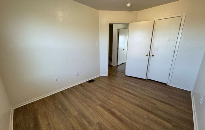 2 beds, 1.5 baths, 900 sqft, $850, Unit Apt A