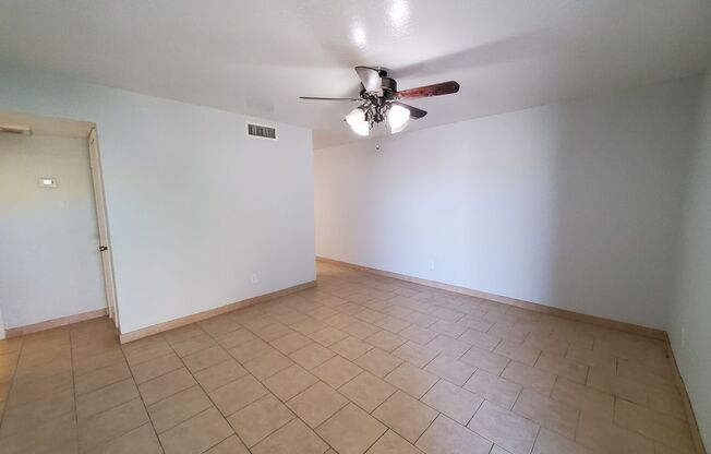 2 beds, 1 bath, $1,550, Unit 05