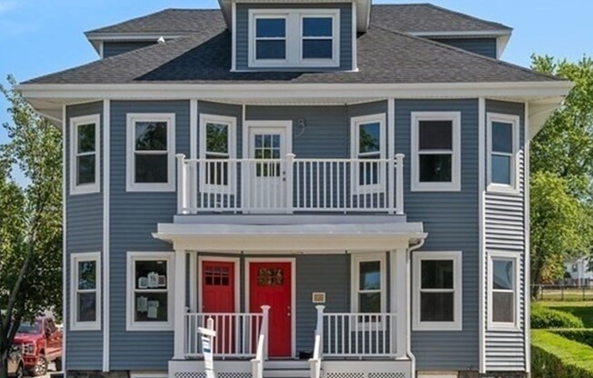 597 GALLIVAN BLVD