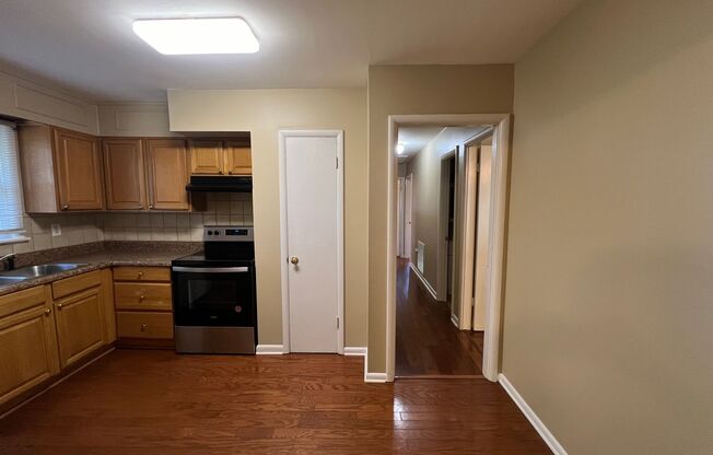 3 beds, 2 baths, $1,400