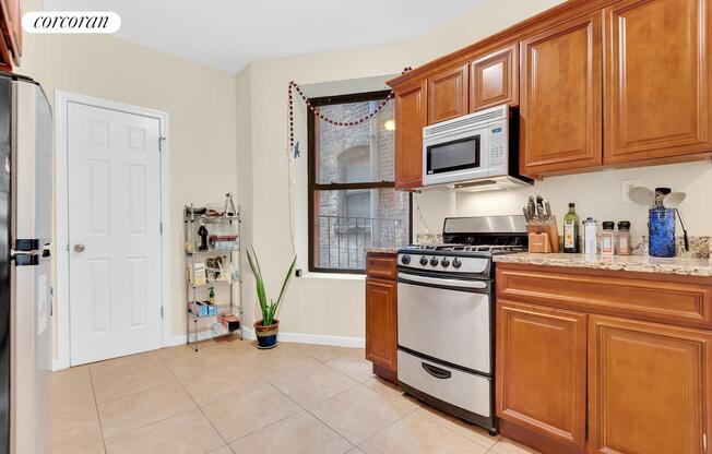 462 AMSTERDAM AVE