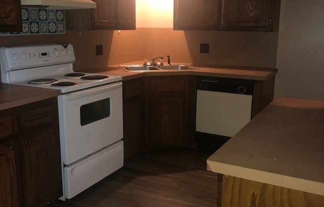 2 beds, 2 baths, $1,075