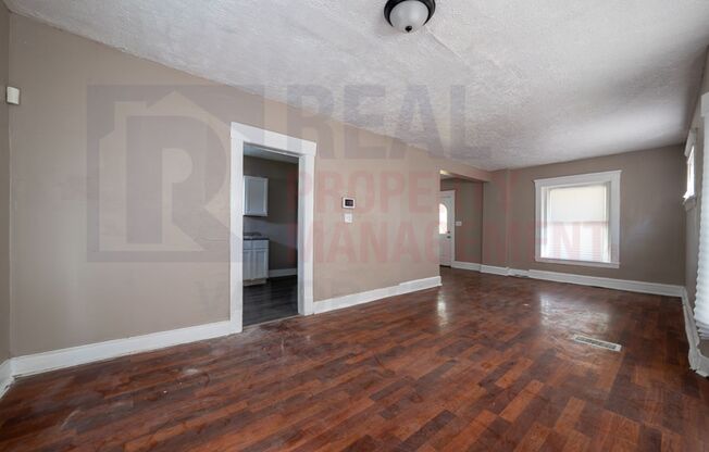 3643 W 39 ST