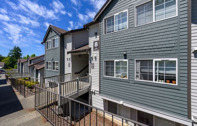 2 beds, 2 baths, 1,030 sqft, $1,725, Unit 714