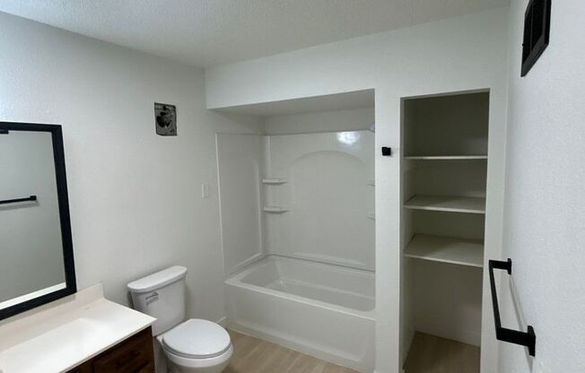 2 beds, 1 bath, 1,078 sqft, $1,000, Unit 203-105F