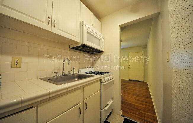 1 bed, 1 bath, 550 sqft, $1,000, Unit 6