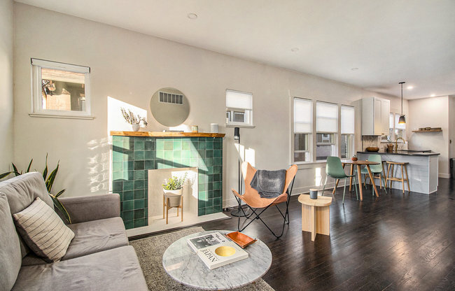 1404 N MEADE