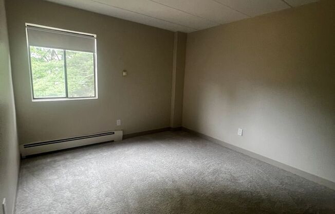 2 beds, 1 bath, 790 sqft, $2,400, Unit B207