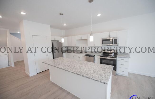 2 beds, 2.5 baths, 1,415 sqft, $1,925, Unit 648