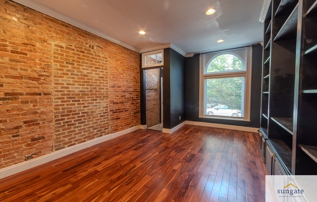 503 S E AVE