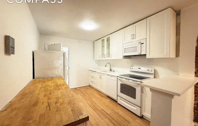 2 beds, 1.5 baths, 900 sqft, $3,200, Unit 1