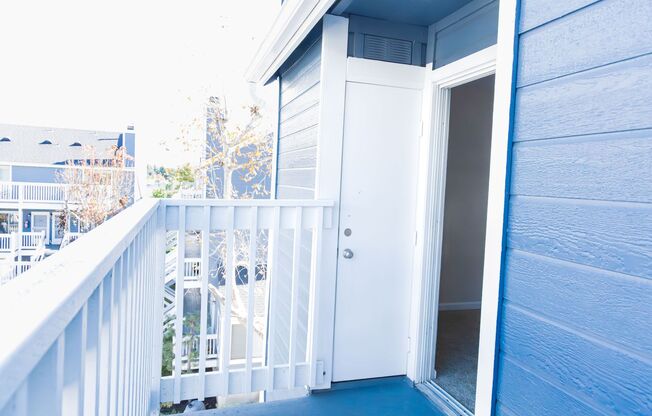 2 beds, 2 baths, 945 sqft, $2,650, Unit 69-202