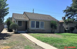 Cozy Home Off Truxtun and Oak!