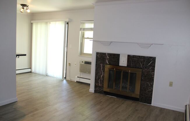 Cozy 1 Bedroom Apartment in Heart of Fort Collins