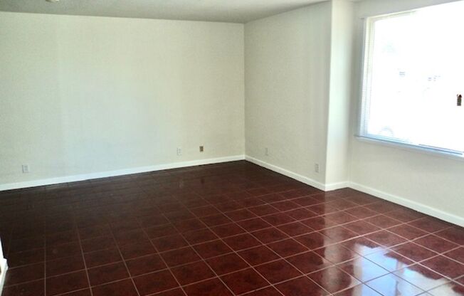 Nice 3 bed, 1 bath House with Garage in Antioch - COMING SOON !!!