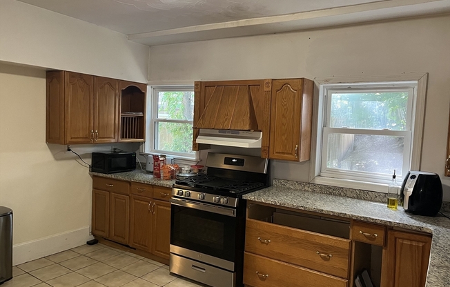 152 STRATHMORE RD