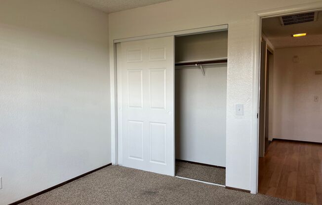 2 beds, 1 bath, 913 sqft, $1,750, Unit 9673 Lake Natoma Drive