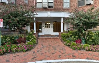 3 TOWNHOUSE PL