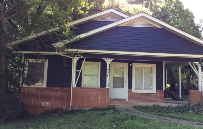 lovely 3 bed 1 bath cottage home off Wilkinson Blvd