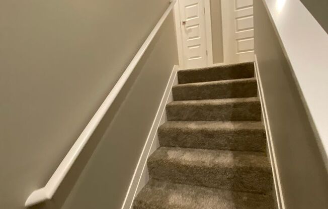 3 beds, 2.5 baths, 1,409 sqft, $2,000, Unit F5