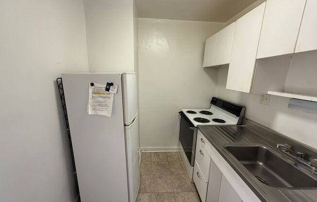 1 bed, 1 bath, 572 sqft, $1,425, Unit Old King Edward 6