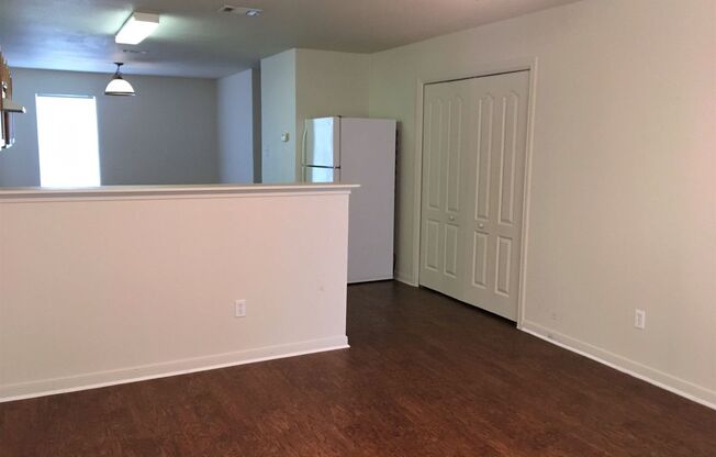 3 beds, 2 baths, 1,150 sqft, $975, Unit # B