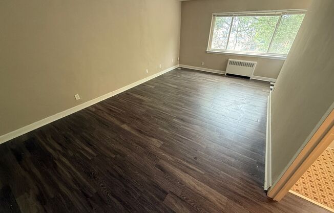 Studio, 1 bath, 400 sqft, $850, Unit #319