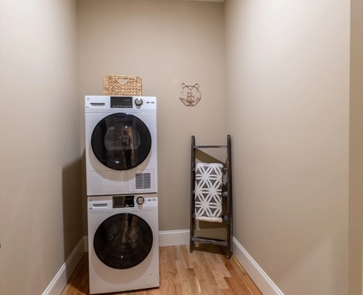 3 beds, 2 baths, 1,880 sqft, $3,030, Unit 1-541