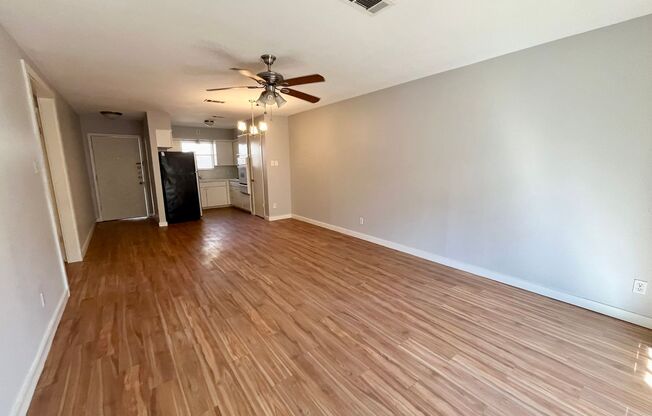 2 beds, 1 bath, 952 sqft, $1,750, Unit 703 E 45th- B