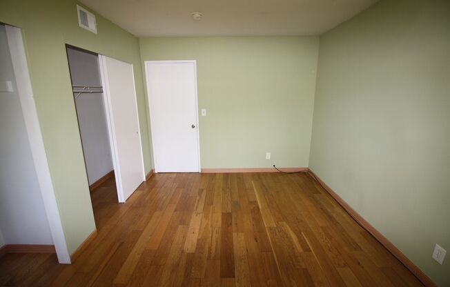 2 beds, 1 bath, $2,150, Unit 15