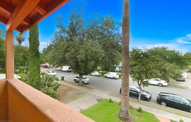 123 S GRAND OAKS AVE