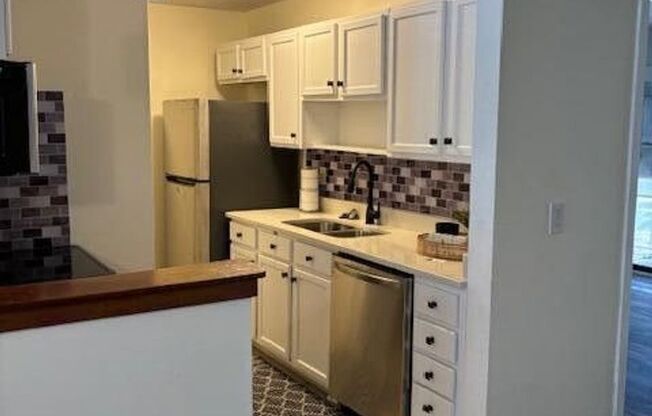 Gated Community- 2BA/1BA Condo