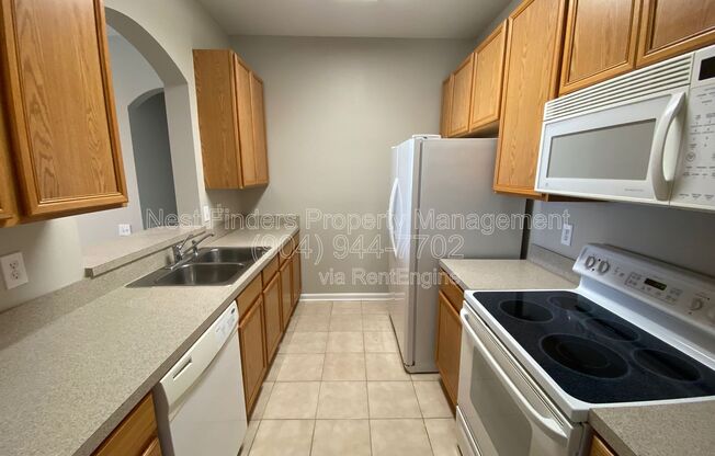 3 beds, 2 baths, 1,408 sqft, $1,600, Unit 929