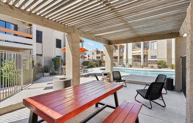 2 beds, 2 baths, 892 sqft, $1,479, Unit 252