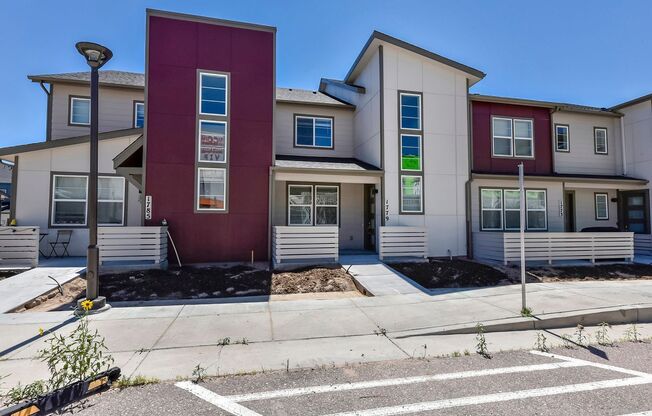 Contemporary Townhome in North CO Springs