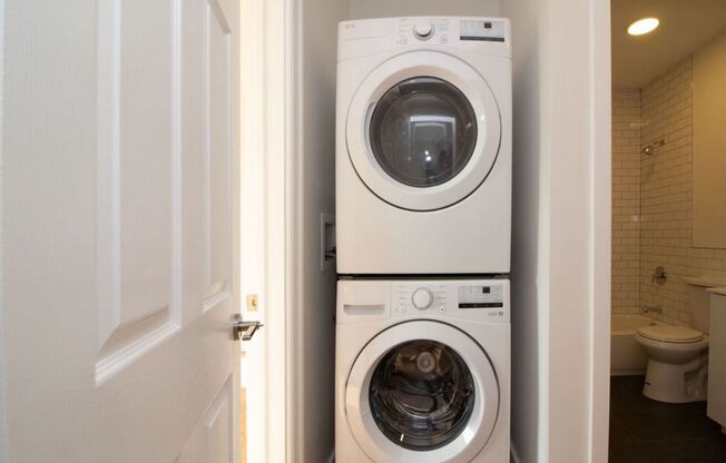 1 bed, 1 bath, 4 sqft, $1,450, Unit 3F