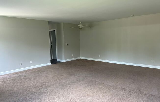 3 beds, 2.5 baths, 1,636 sqft, $1,379, Unit 729