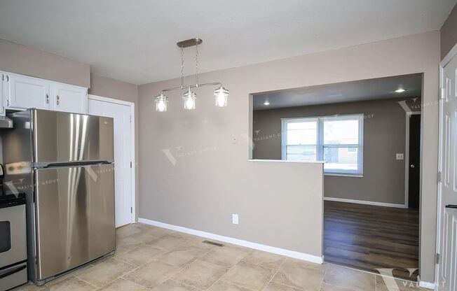 2 beds, 2 baths, $1,195, Unit B