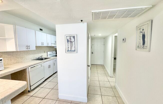 1 bed, 1 bath, $2,300, Unit Unit 1031