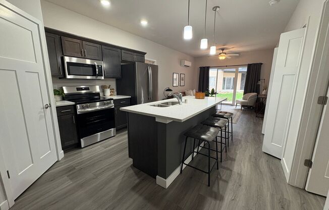 2 beds, 2 baths, 1,034 sqft, $1,950, Unit 4888-141