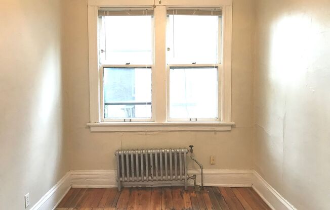 1 bed, 1 bath, $995, Unit 38