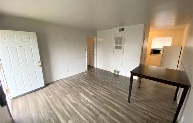 1 bed, 1 bath, 570 sqft, $975, Unit #6