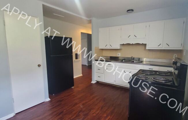 1 bed, 1 bath, 750 sqft, $799, Unit 21