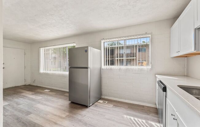 1 bed, 1 bath, $925, Unit 24