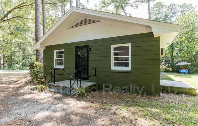 722 WOODLAND RD