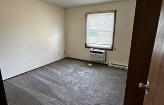 2 beds, 1 bath, $800, Unit ME1132- 2