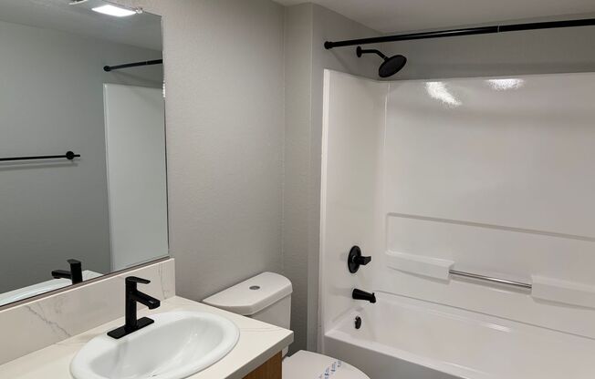 2 beds, 2 baths, 986 sqft, $2,750, Unit 698