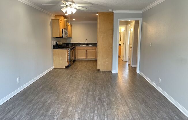 2 beds, 1 bath, 890 sqft, $2,595, Unit 0034